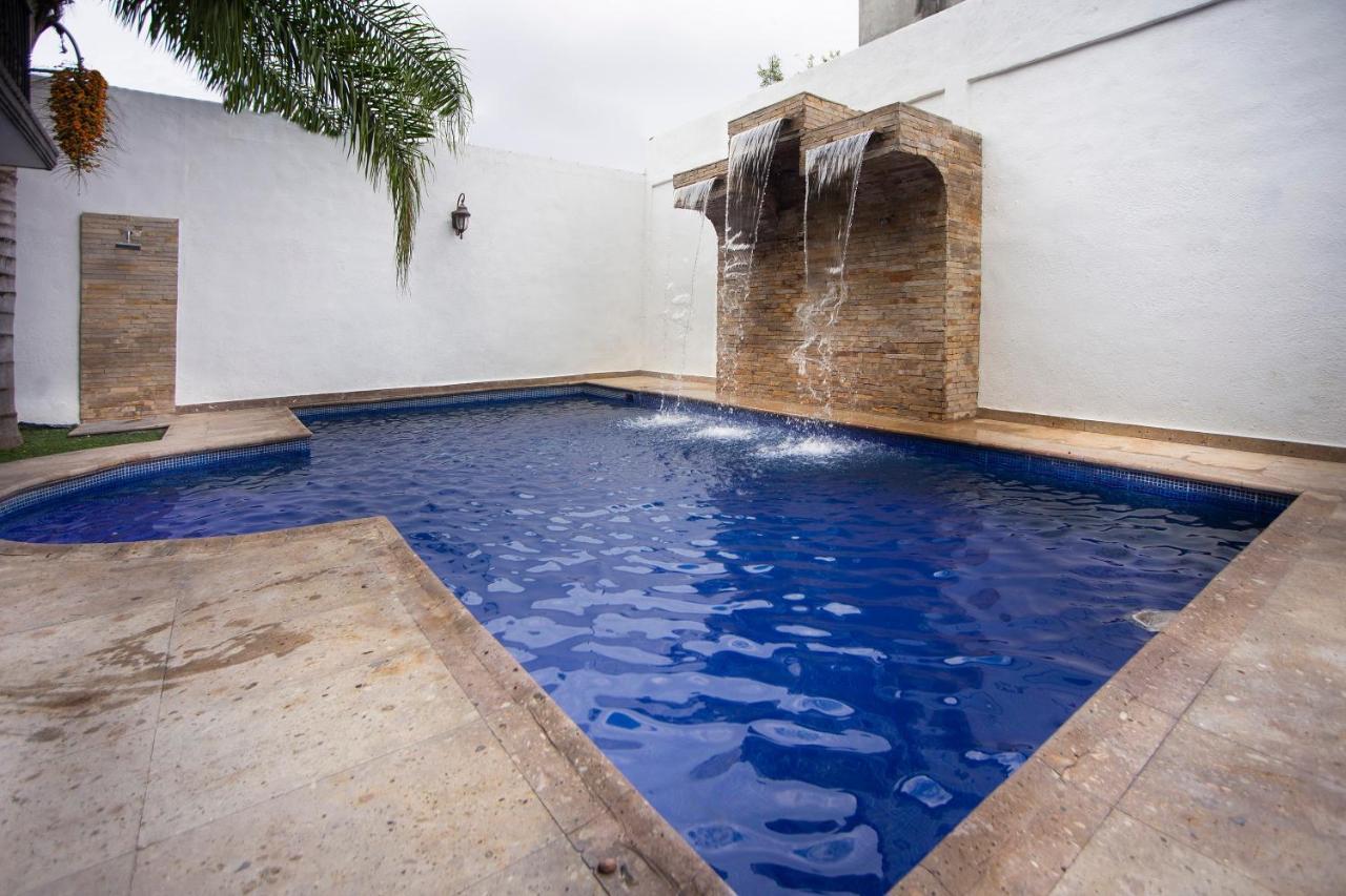 Hotel Mahu Monterrey Buitenkant foto
